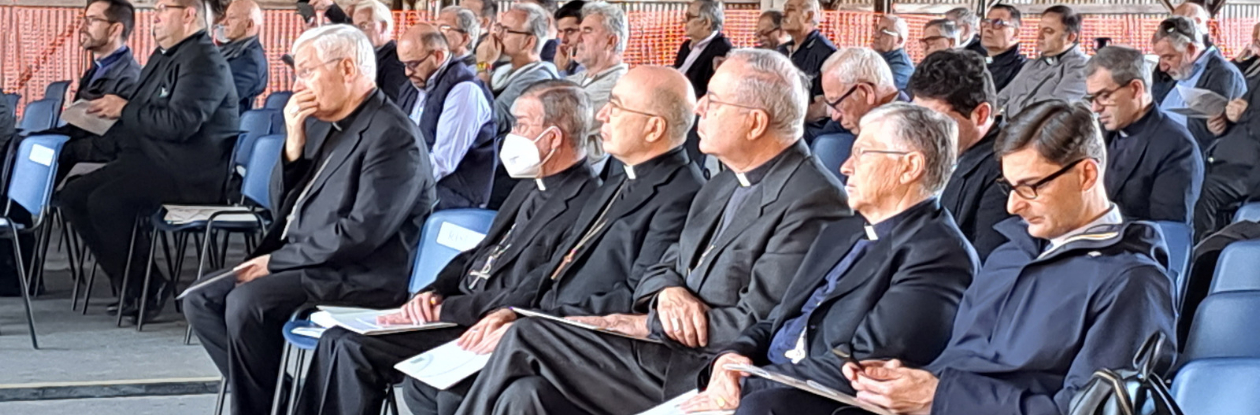 Dieci Vescovi con i loro sacerdoti a Caserta